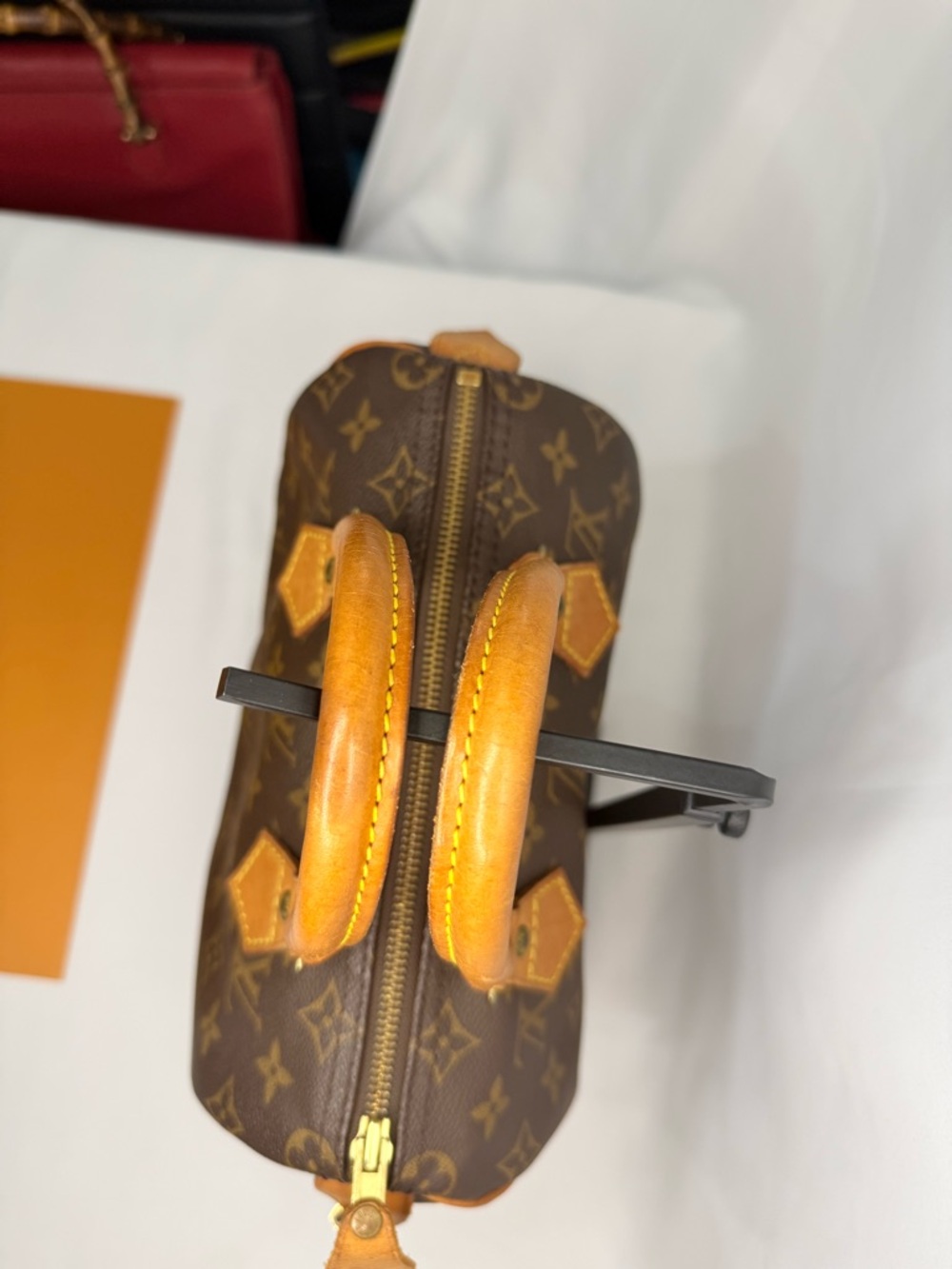 Louis Vuitton Monogram Speedy 25 - Picture 6 of 16